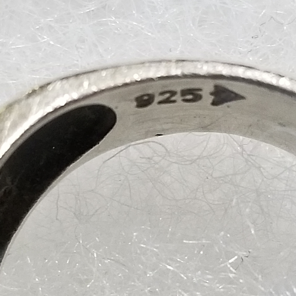 Silpada Sterling Silver & Zirconia Uptown Ring - Picture 13 of 15